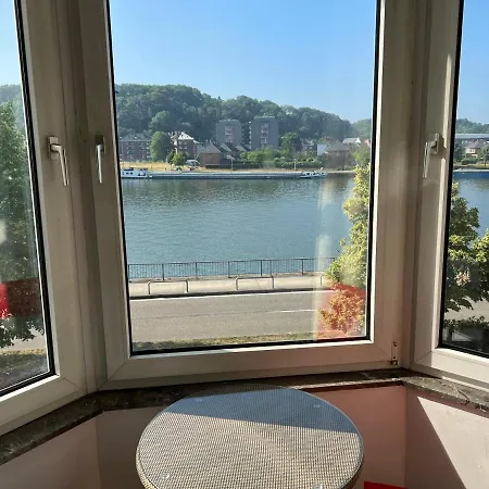 Riverbank בית אירוח